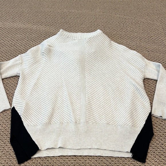 Black Tape brand sweater - Picture 6 of 8